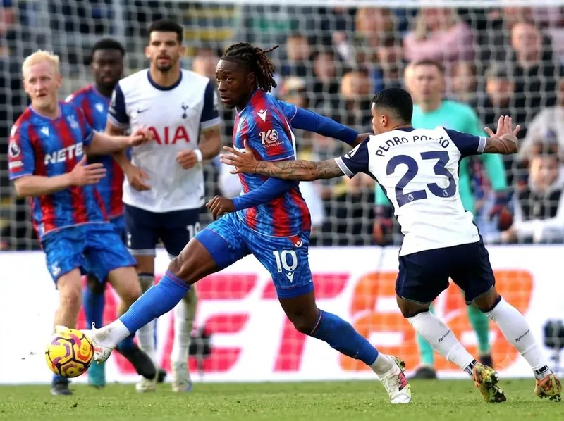 Crystal Palace xây dựng lối chơi giàu tốc độ, chuyển trạng thái nhanh và tổ chức tốt.